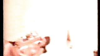 Permetezni cum a szex és pornó videók seggét egy fiatal, vörös hajú nő után masszázs