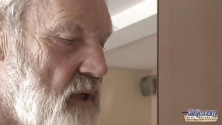 A lány felhívta a karcsú barátját, hogy Hármasban legyen a porno film magyarul barátjával